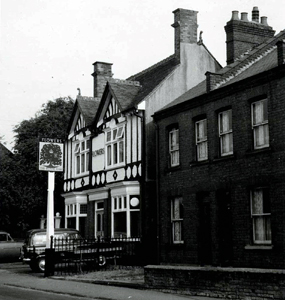 The Royal Oak Round Green about 1950 [WB/Flow4/5/Lu/RORG1]